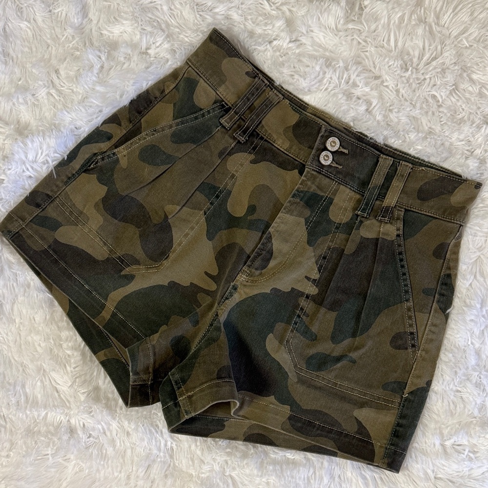 Hollister Camouflage Cargo Shorts